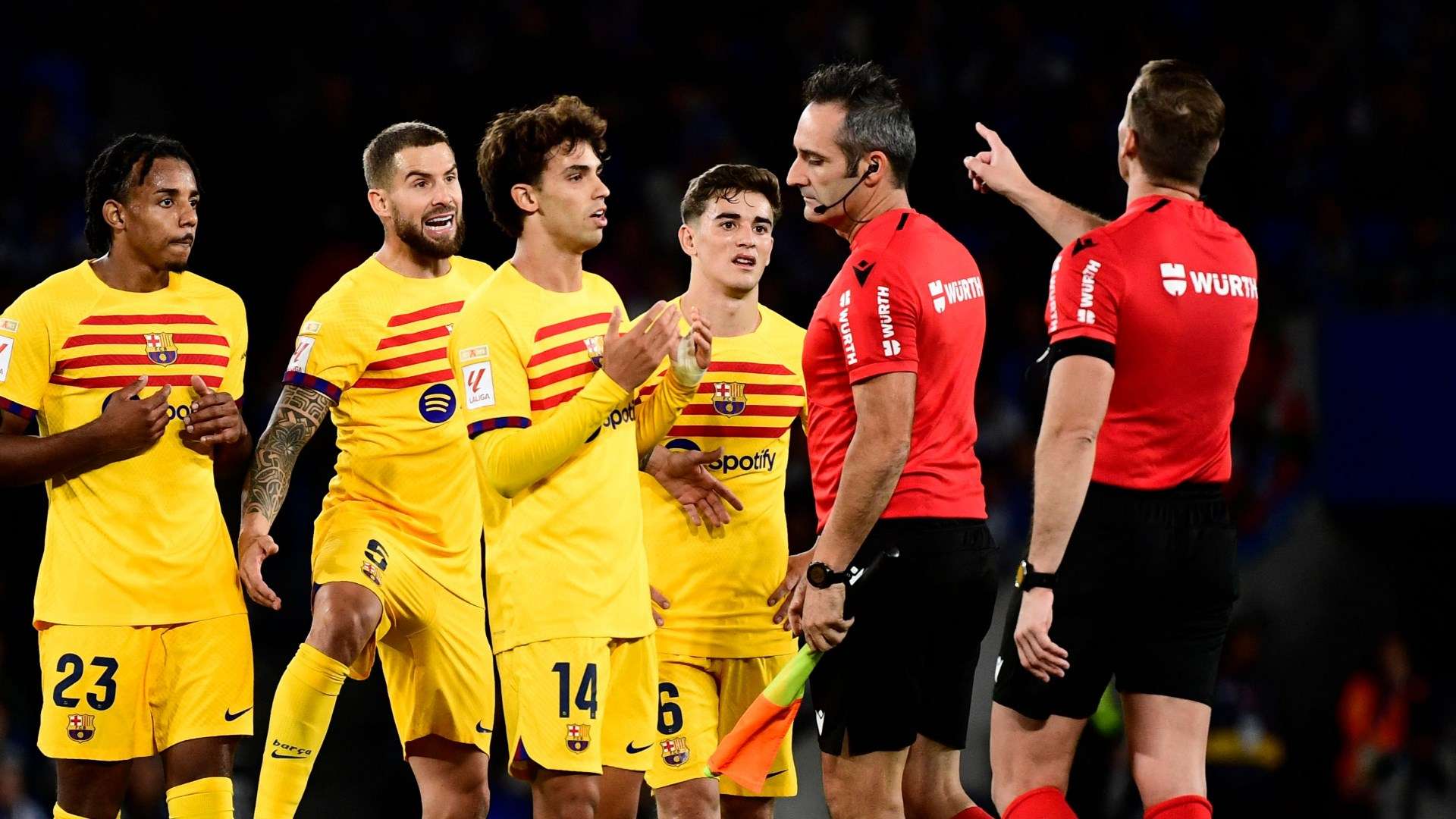 Sociedad Barca referee