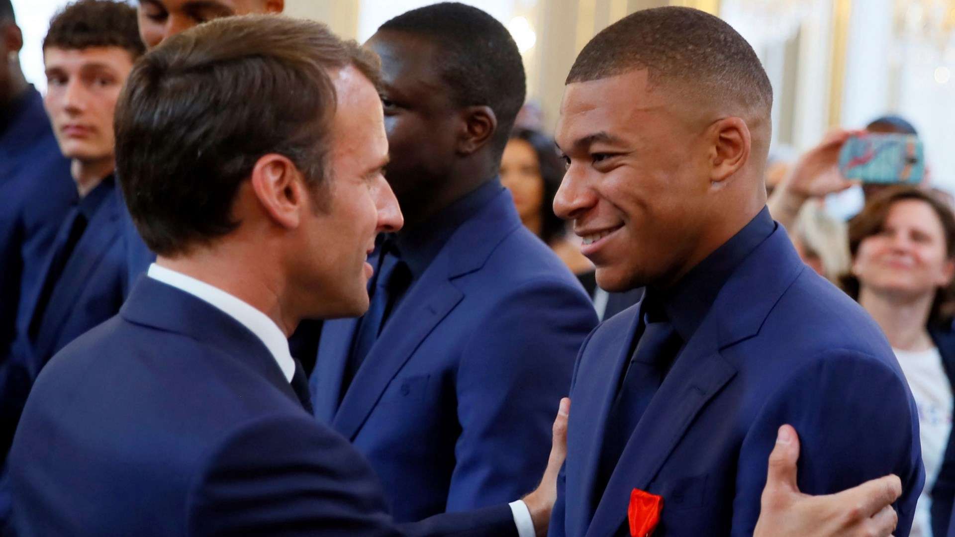 Macron Mbappe 1