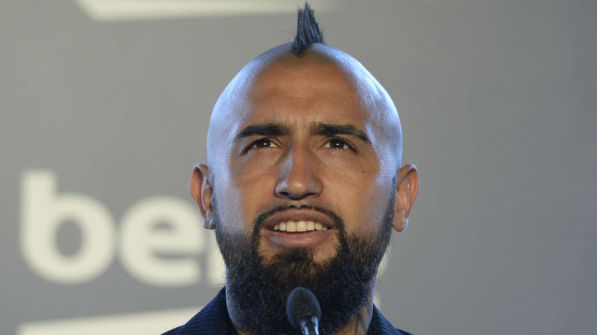 Arturo Vidal Barcelona unveiling