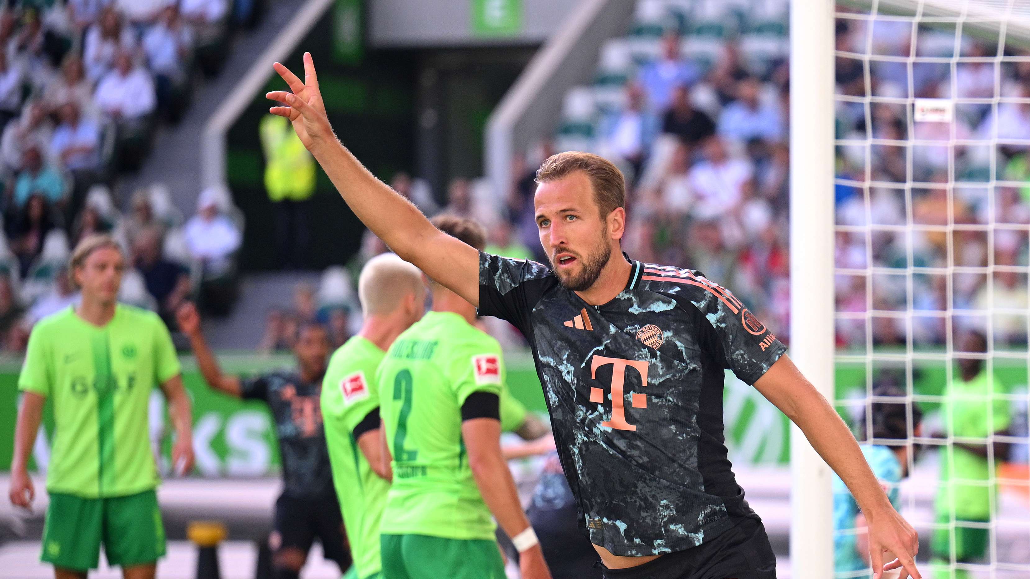 VfL Wolfsburg v FC Bayern München - Bundesliga