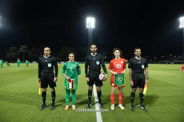 منتخب اسبانيا يصل ملعب فينورد للقاء كرواتيا 