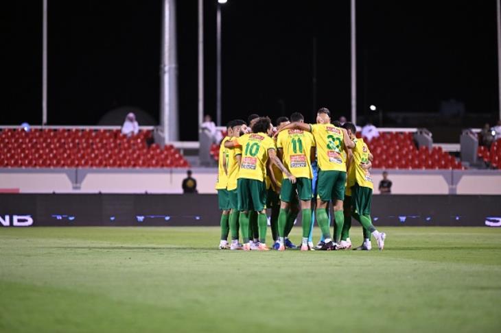 دفاع الاتحاد أمام الاخدود في الدوري السعودي 