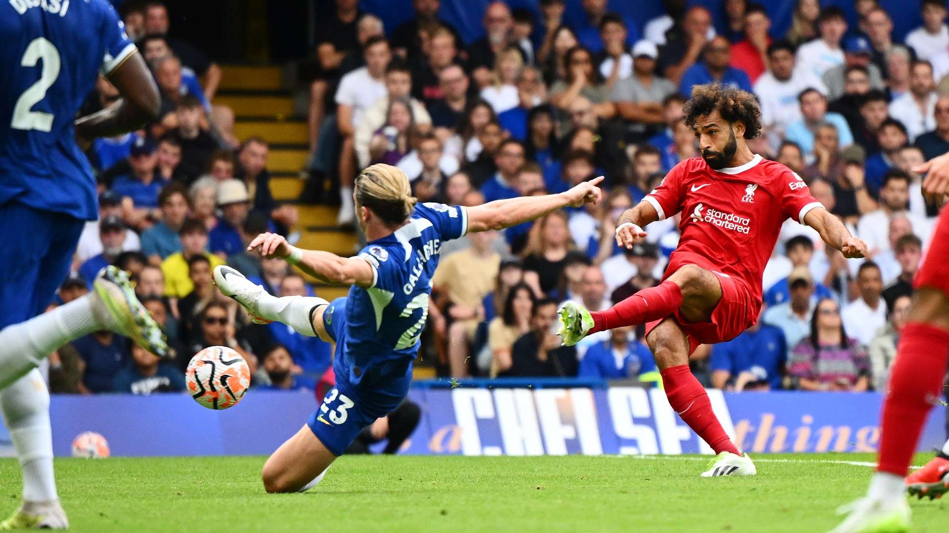 موعد وصول مهاجم برشلونة الجديد 