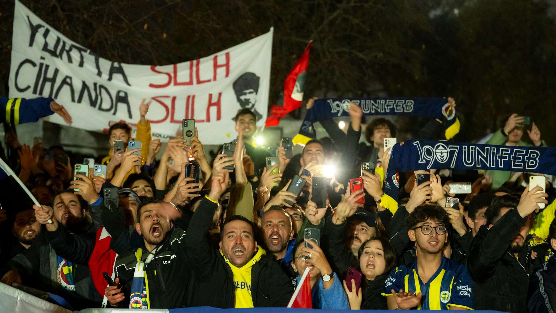 ليس كاسيميرو .. نجم منتخب البرازيل على رادار دوري روشن السعودي | 