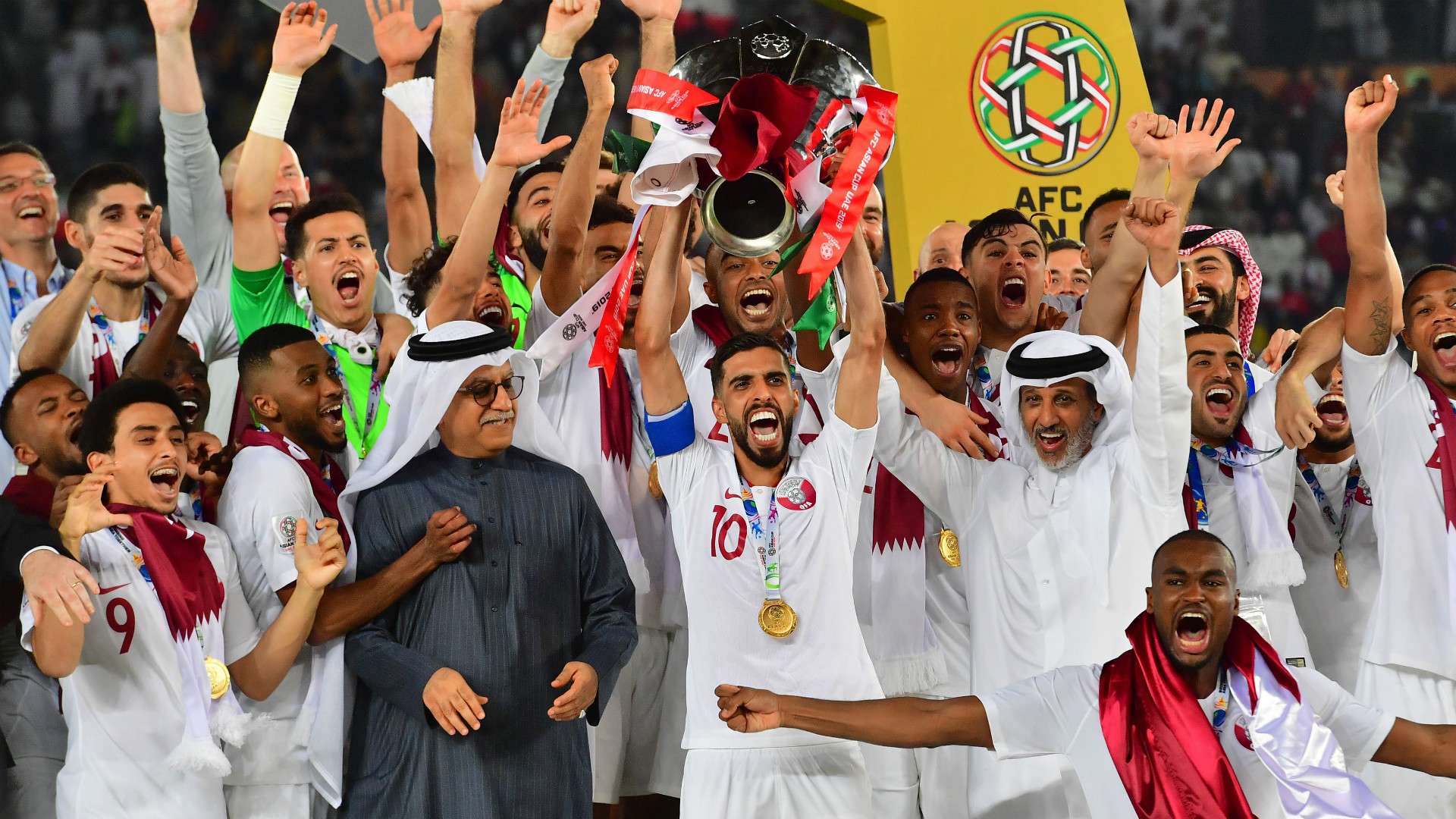 لاعب باريس سان جيرمان يُعلق على استبعاد مبابي من رحلة اليابان 