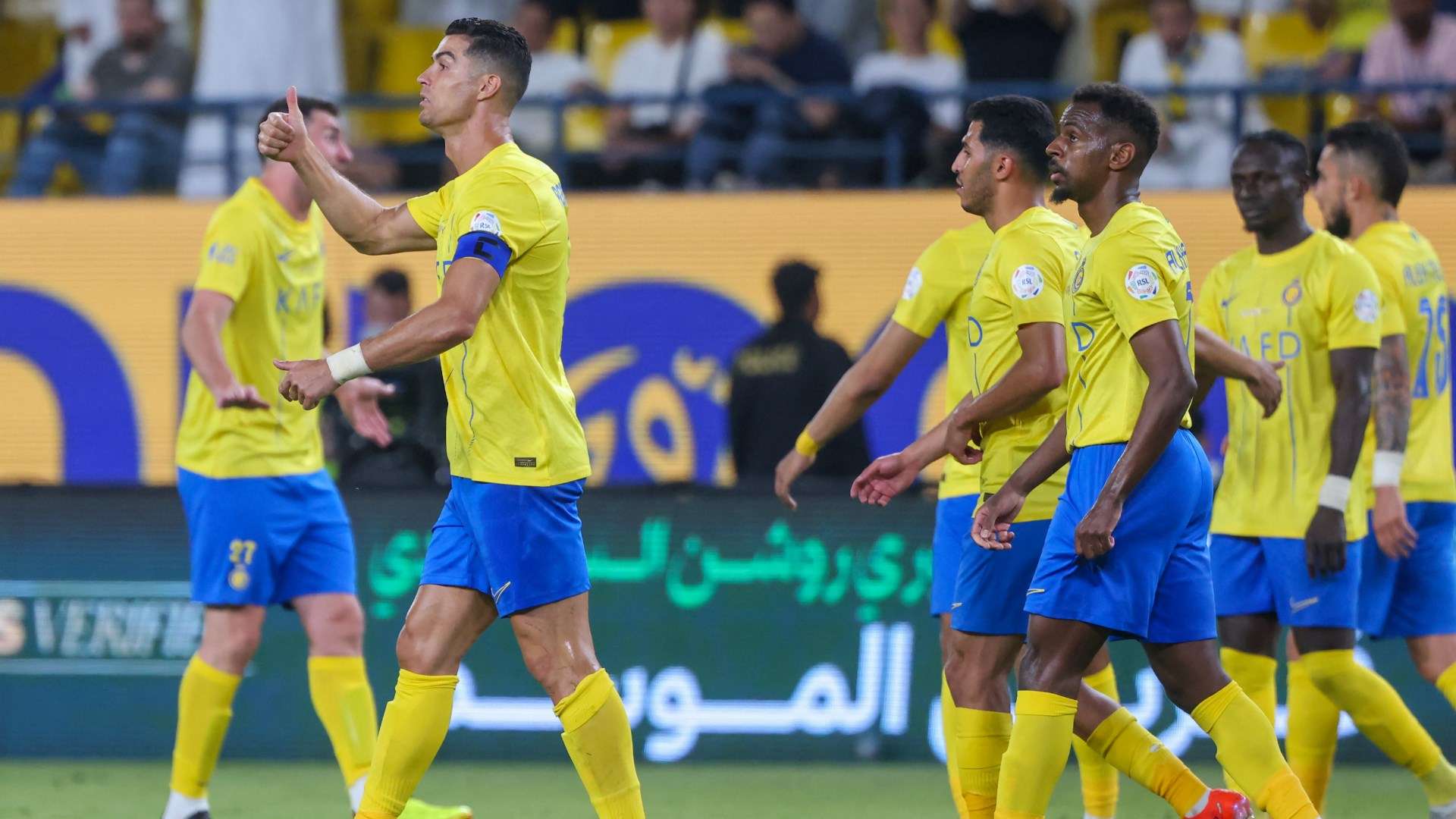 بنزيما يقود هجوم الاتحاد أمام الوحدة في الدوري السعودي 