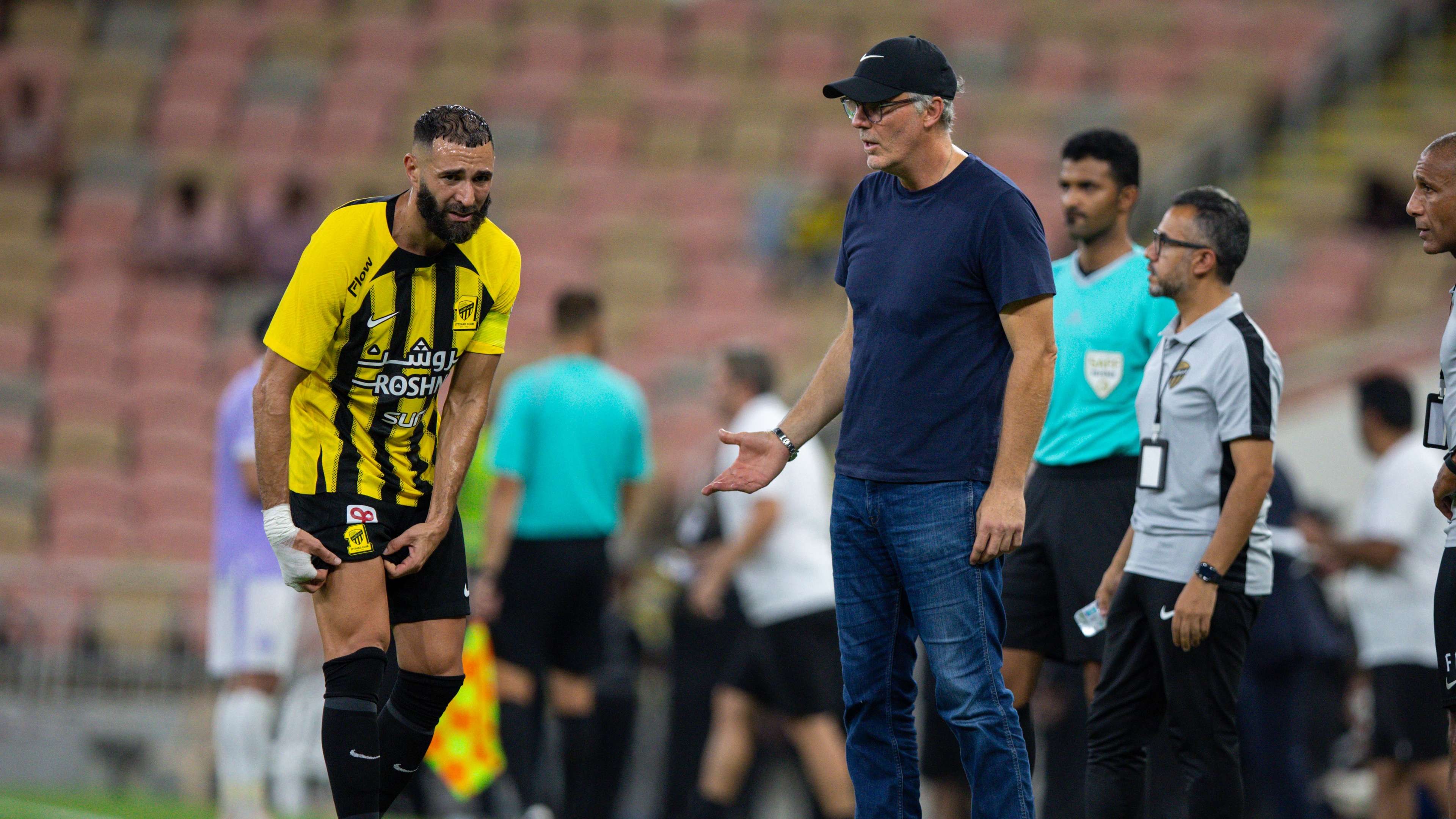 الاحتفالات مستمرة .. ياسين بونو يتغنى بقاهر الاتحاد: لدينا "فورمولا1" داخل الهلال | 