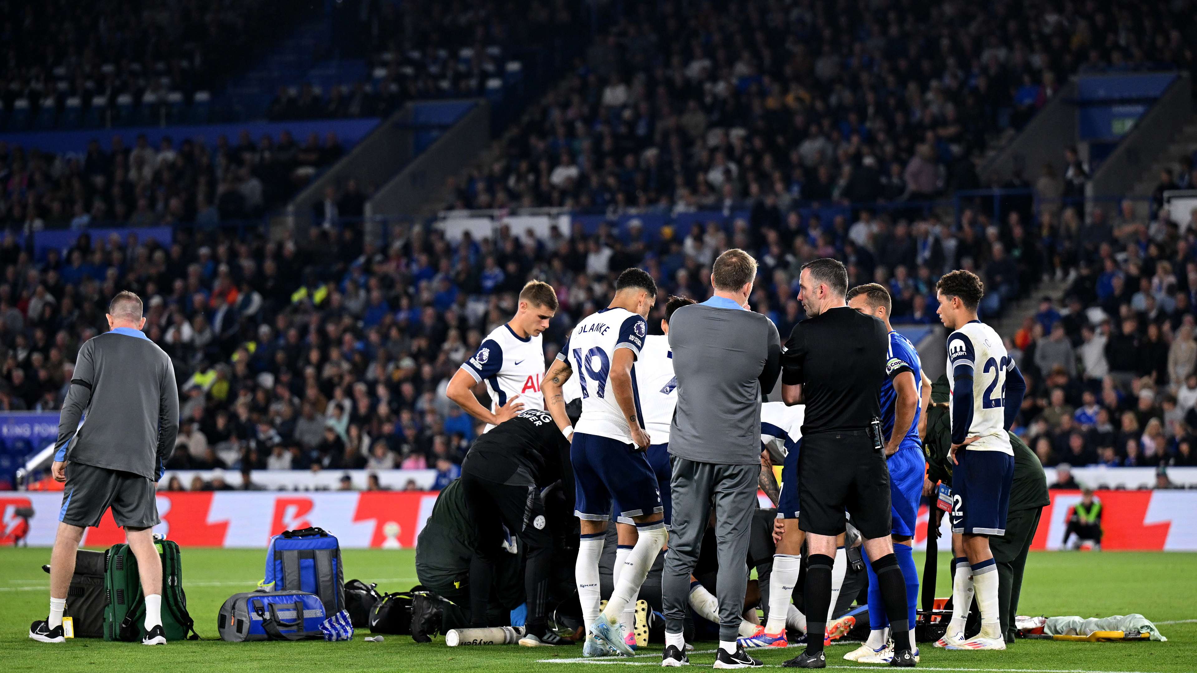 الهلال يهزم الوحدة بثنائية في الدوري السعودي 