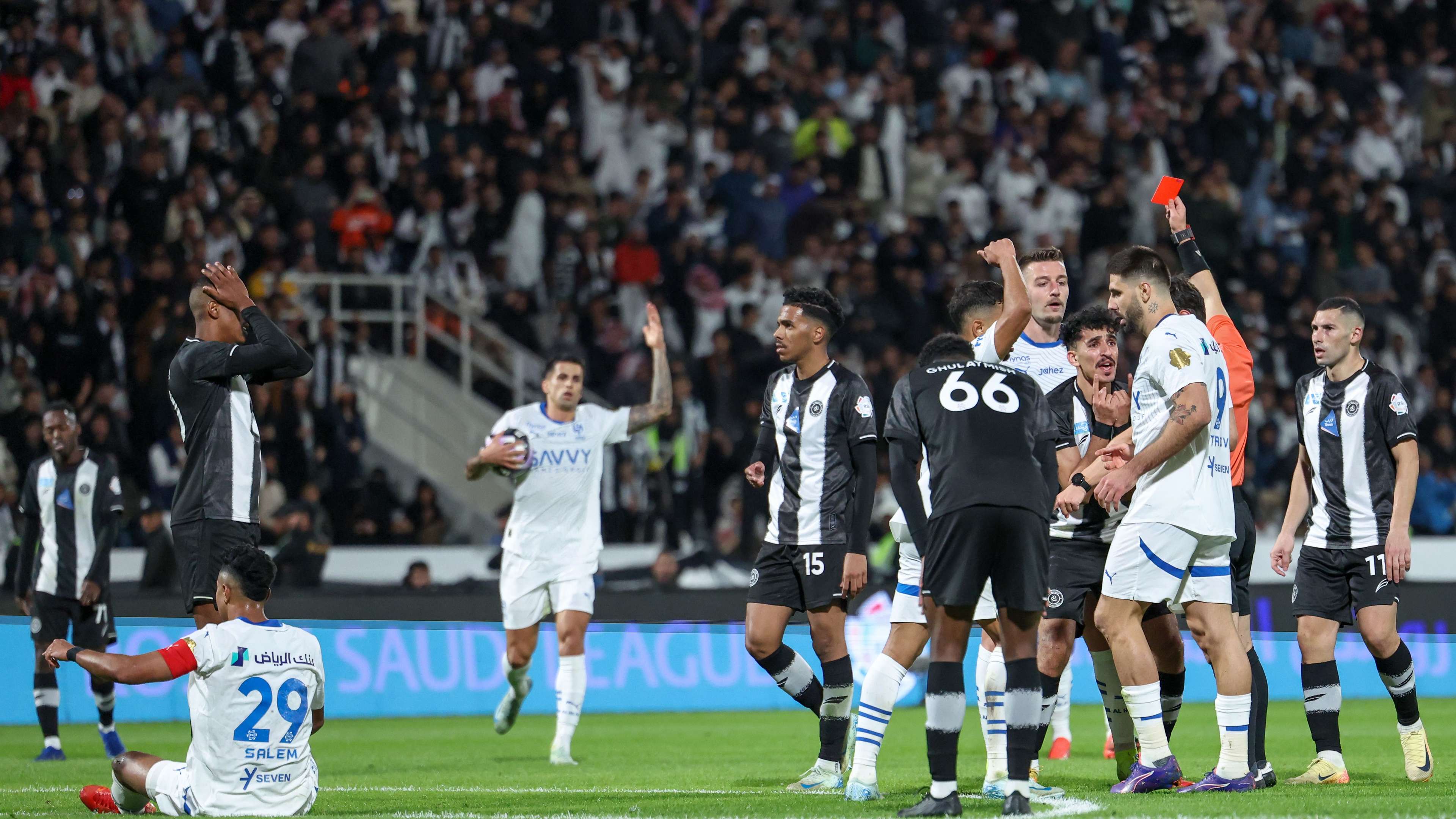 تشكيل الهلال الرسمي لمواجهة الفيحاء بالدوري 