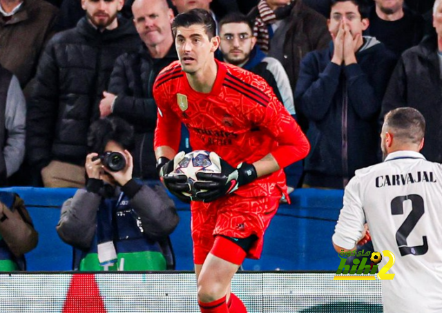 ميتلاند ضد فرانكفورت.. مرموش يتقدم 2-1 بضربة جزاء فى الدورى الأوروبى 