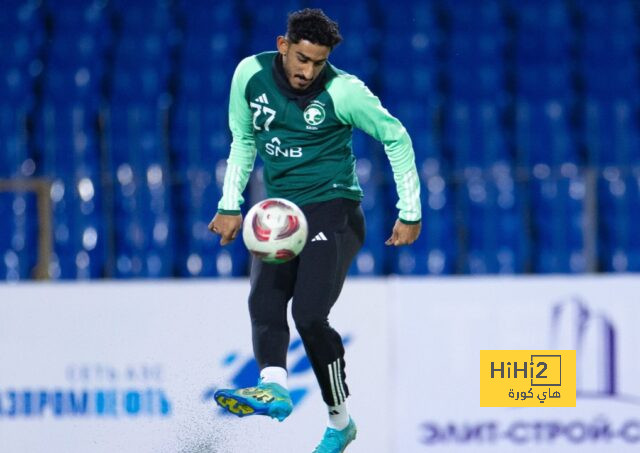 خط وسط الهلال أمام النصر في نصف نهائي كأس السوبر 