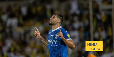 عاجل.. سقوط لاعب لوتون مغشيًا عليه و توقف المباراة 