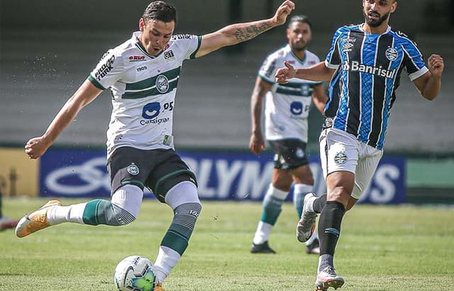 الدوري السعودي.. الأهلى يواجه الطائى ومحمد شريف ضيفا على الحزم 