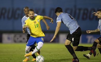 اتحاد جدة يتخطى الأخدود 2 - 1 فى الدوري السعودي.. فيديو 