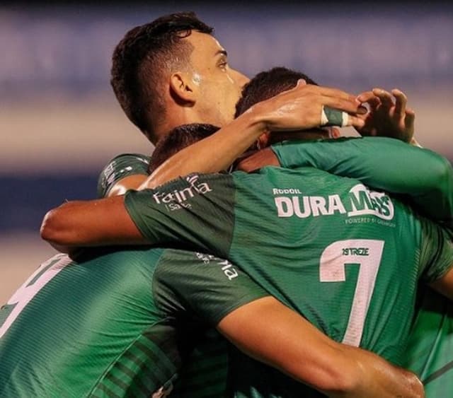 فيديو: الرعب في أنفيلد … لحظة هتف فيها الكل باسم الملك صلاح 