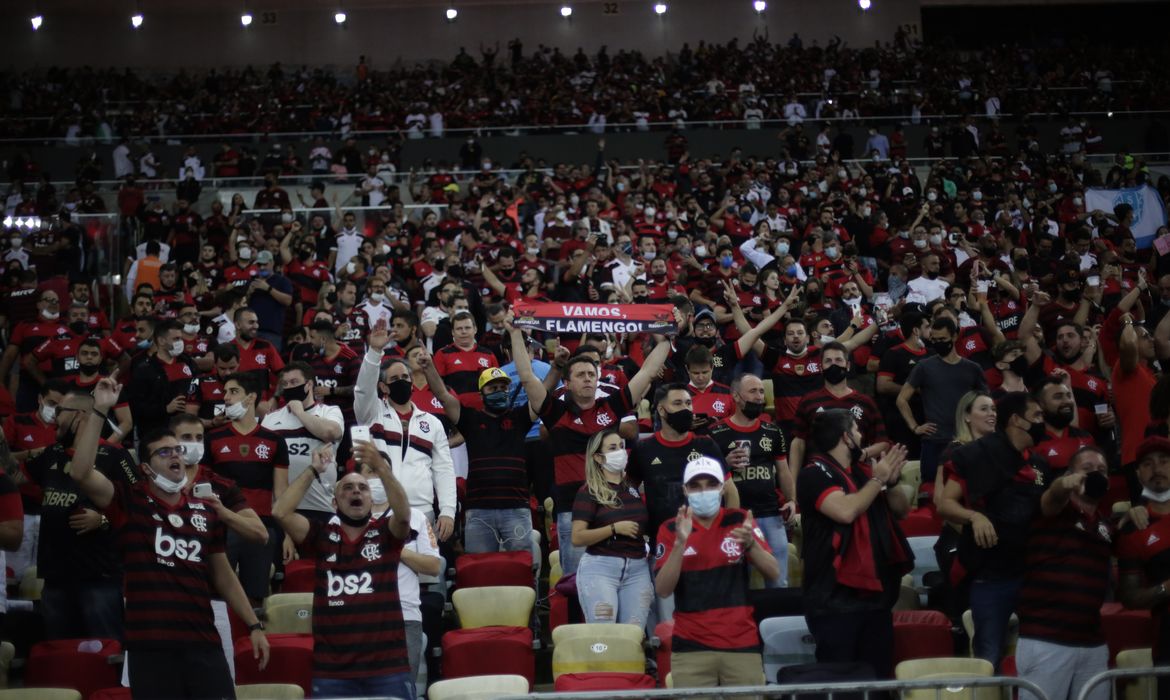 | العربي يحسم «ديربي» دوري الدرجة الأولى بـ 10 لاعبين 