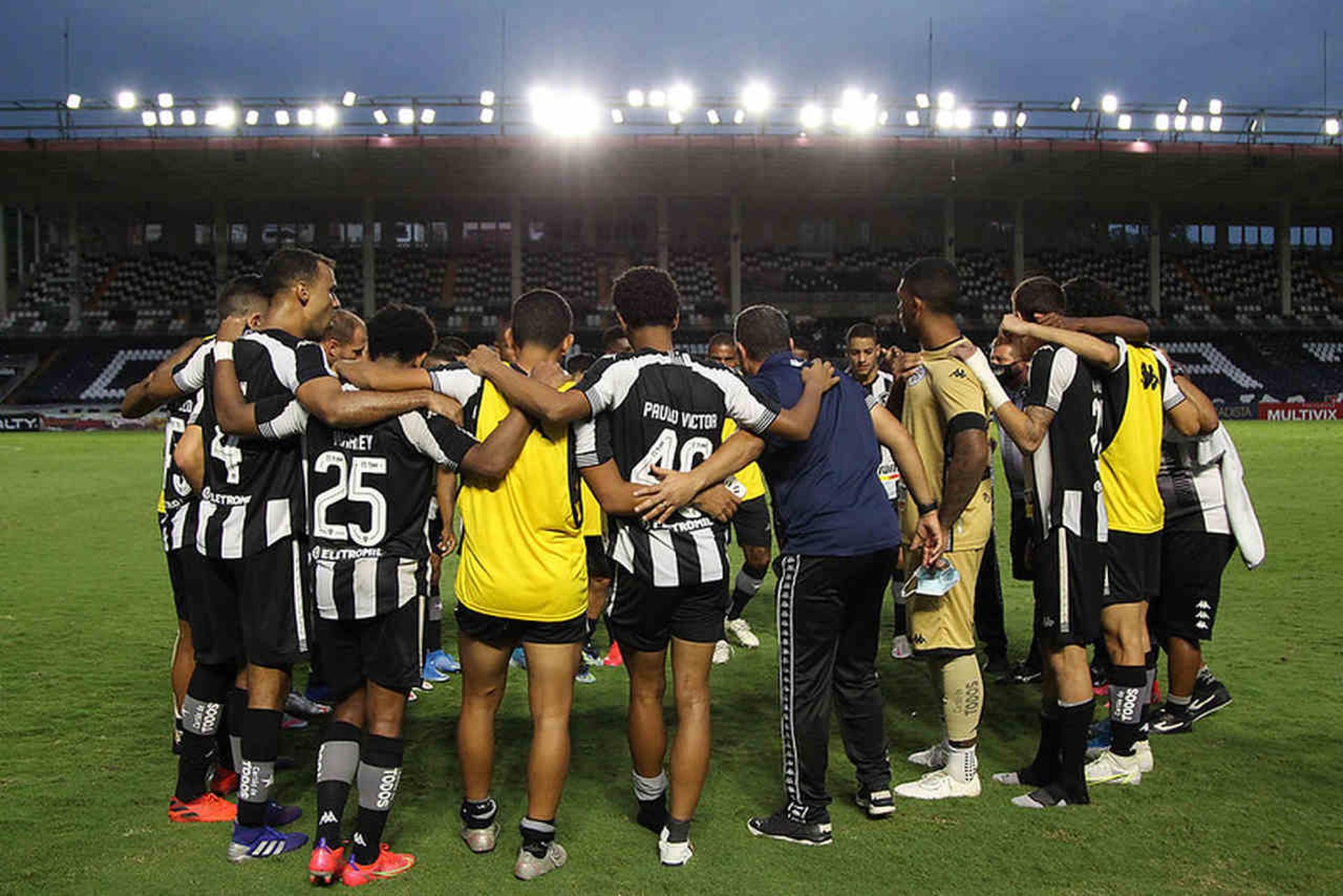 نيوم يبحث فكرة التعاقد مع ثالث لاعب من الاتحاد 