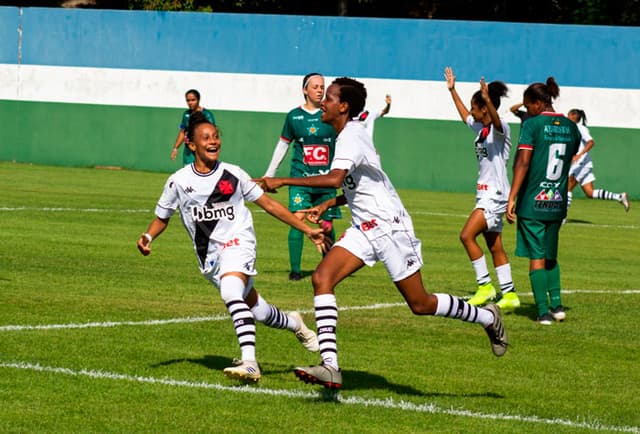 بجانب سالم الدوسري.. غياب ثلاثي منتخب السعودية عن التدريبات - Scores 