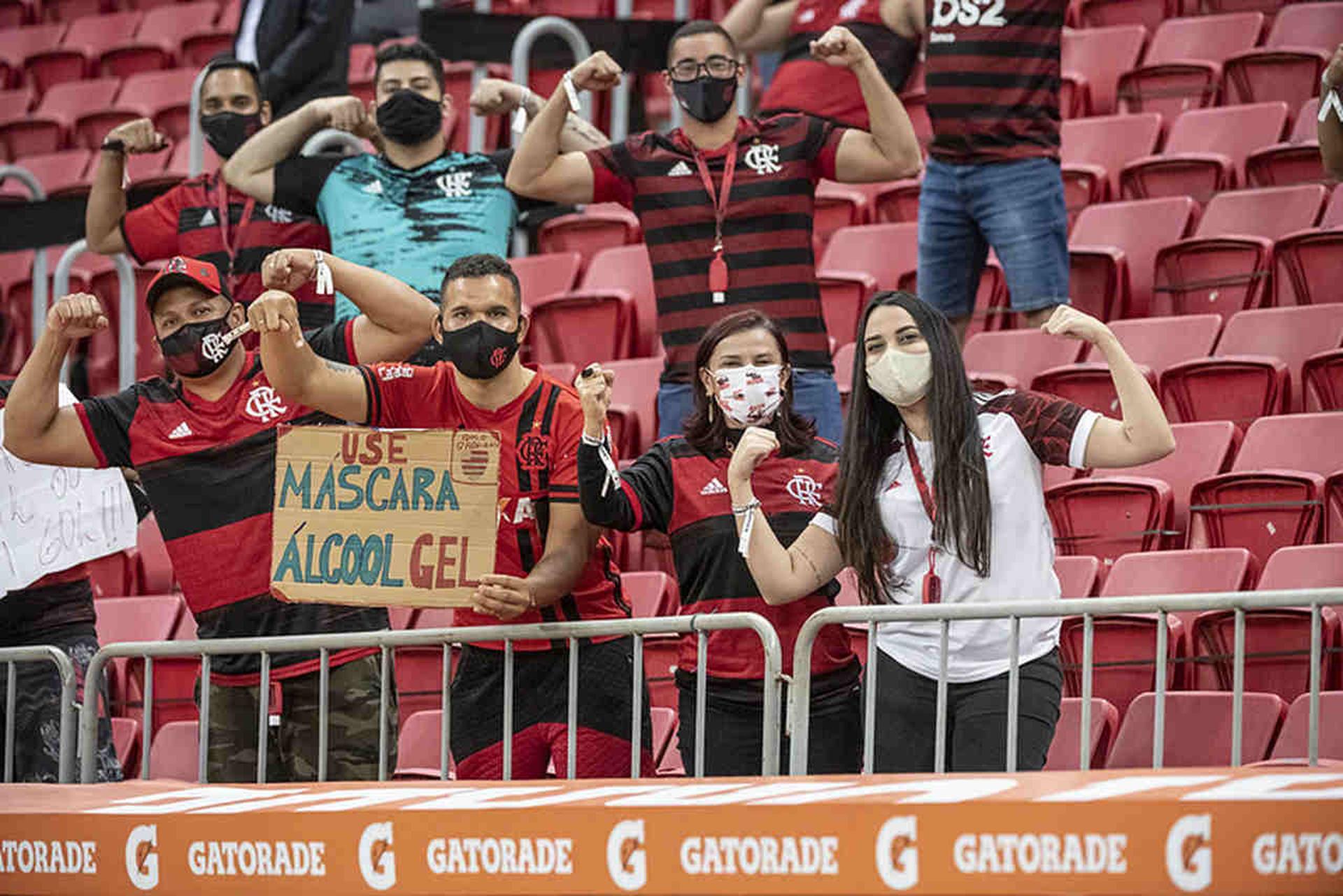 ما القنوات الناقلة لمباراة الوحدة والهلال في دوري روشن السعودي 2023-2024 وكيف تتابعها عبر الإنترنت؟ | 