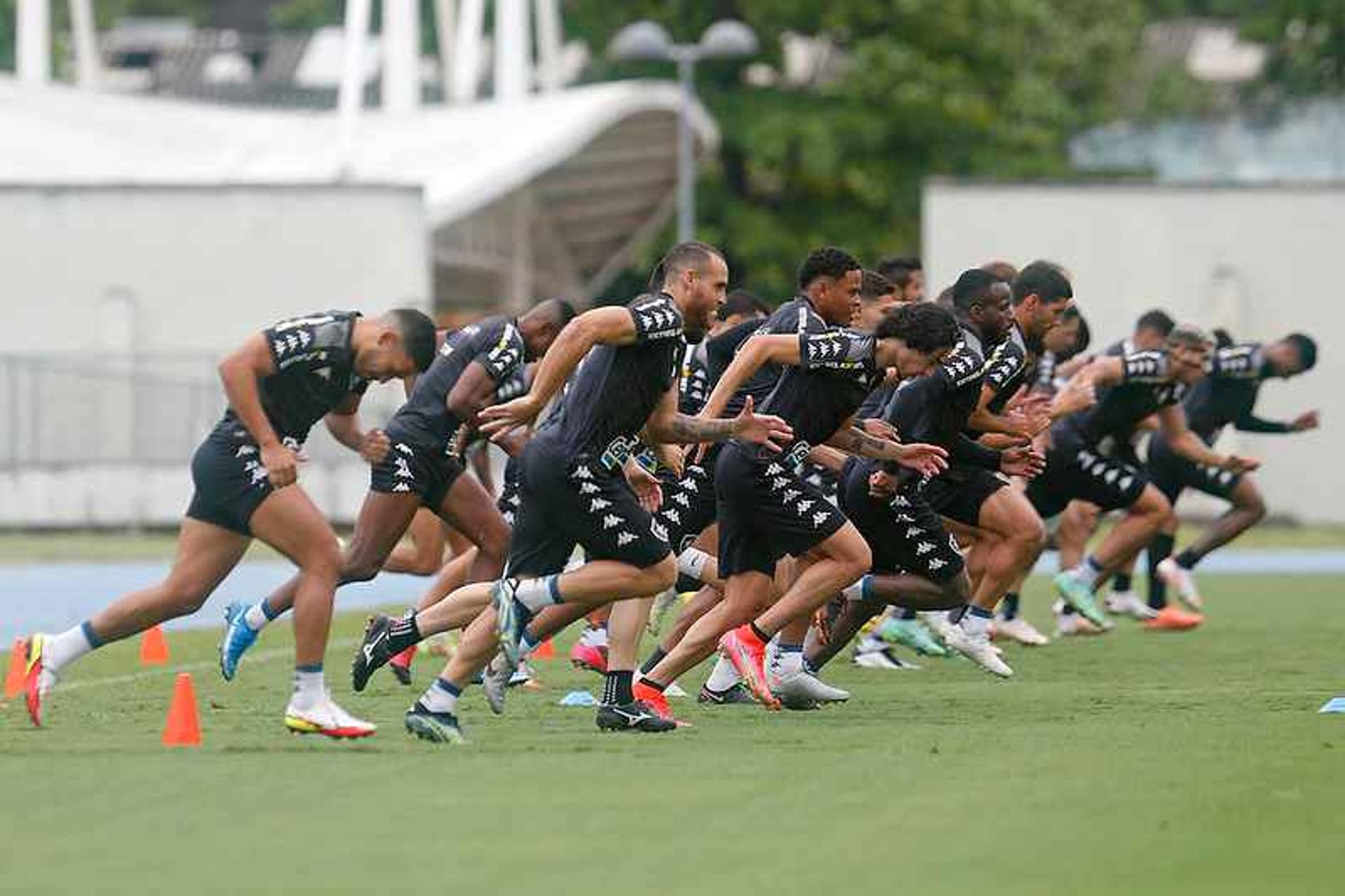 بطل معركة فارينزي .. فرحة الشمراني يغادر الاتحاد بعد تجديد عقده! | 