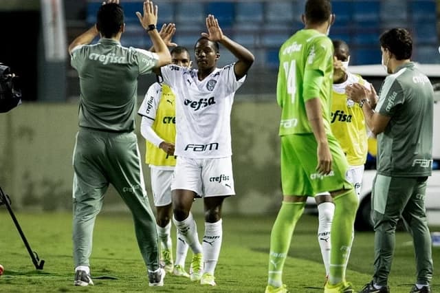 رغم رفض فولهام: ميتروفيتش يوافق على الانتقال للهلال السعودي 