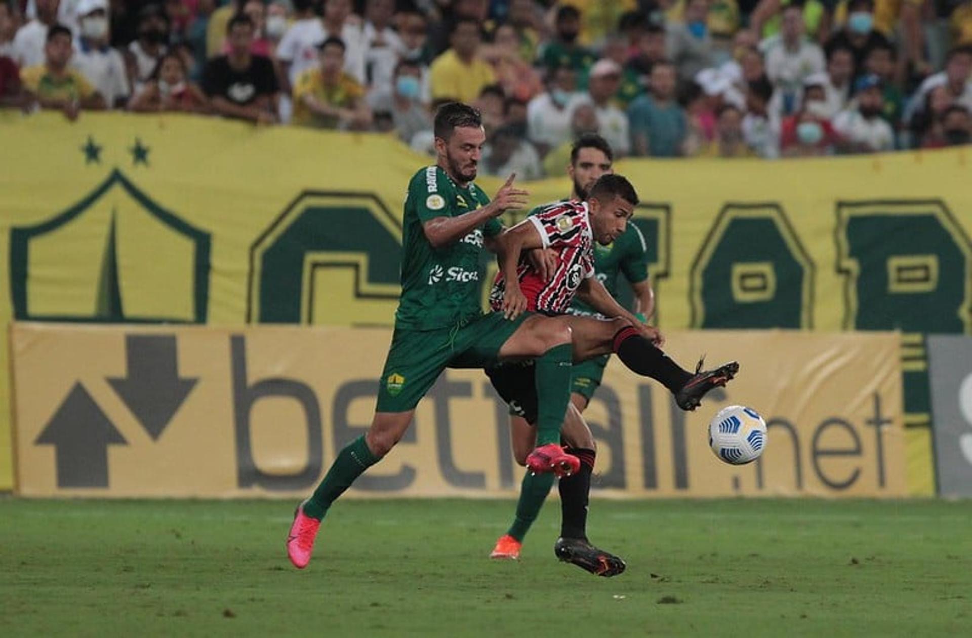 الكشف عن حكم مباراة دورتموند وتشيلسي في دوري الأبطال 