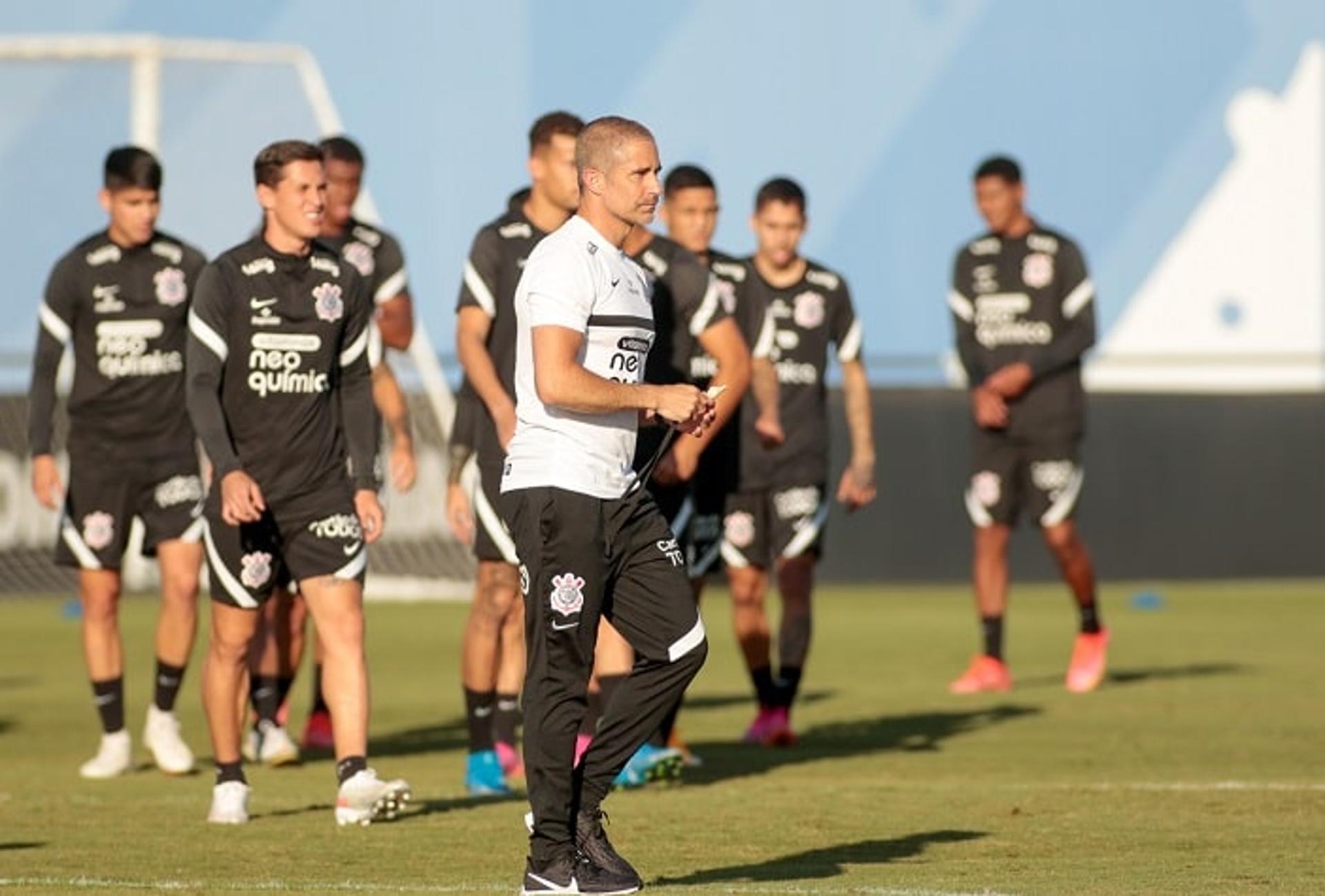 جروس يصل القاهرة لتولي تدريب الزمالك ويحضر مباراة المصرى فى برج العرب 