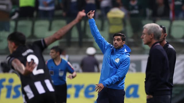 "كريستيانو رونالدو في الصورة أيضًا" .. مطرب شهير يفاجئ الهلال ويعلن الاتفاق مع نيمار للانتقال إلى هذا الفريق! | 