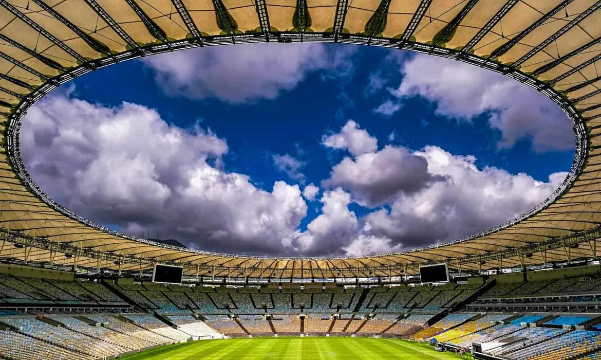 فان دايك: مبابي لاعب من الطراز العالمي 