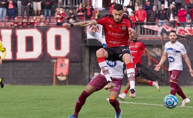 "نظرة صادمة للدوري السعودي" .. فابينيو يرد على إمكانية العودة إلى منتخب البرازيل من بوابة الاتحاد | 