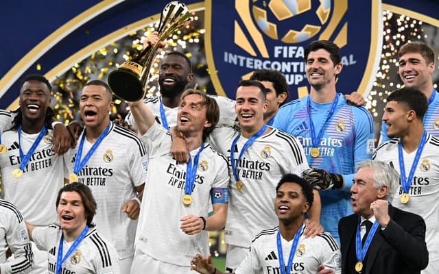 نجم اتلتيكو مدريد على اعتاب الرحيل 