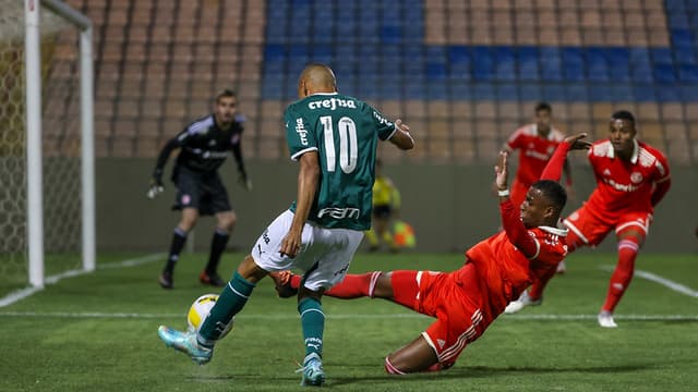 "ليس جيدًا بما فيه الكفاية" .. هل يحطم جابرييل جيسوس حلم آرسنال في الفوز بالدوري الإنجليزي؟ | 