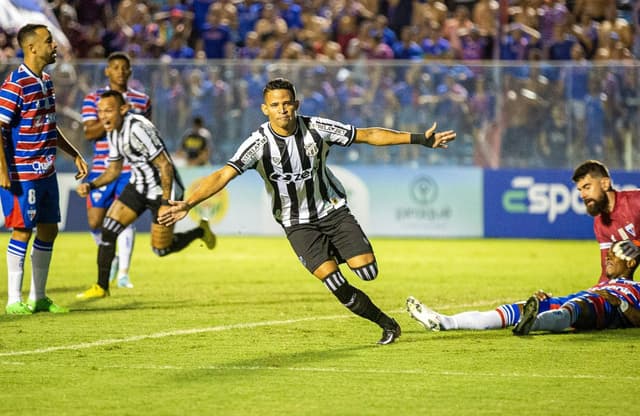 فيديو | "ما يفعله الهلال في عبدالرزاق حمدالله يُرد إلى نجمه" .. جماهير العين تسخر من البليهي | 