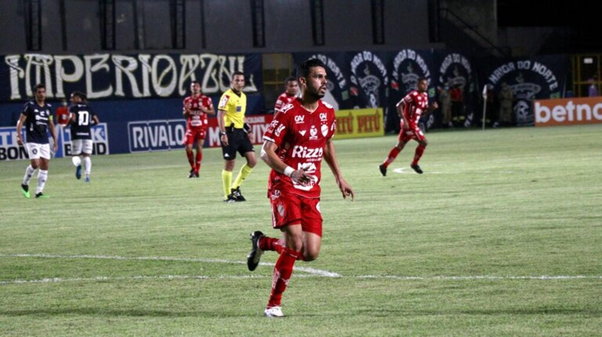 شاهد بالصور.. لحظة وصول النصر ملعب مباراة الشرطة 