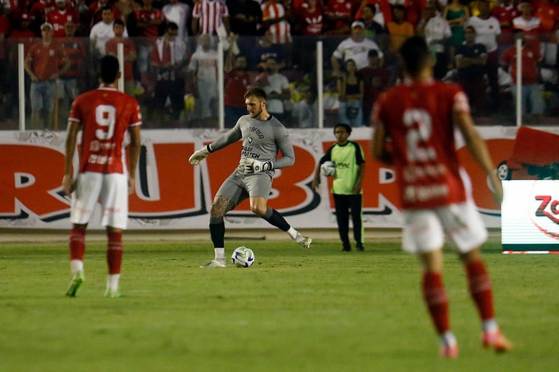 بنزيما وكانتى وفابينيو أبرز غيابات الاتحاد ضد الشباب فى الدورى السعودى 