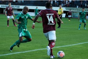 نيفيز يقلق جماهير الهلال في مباراة الفتح 